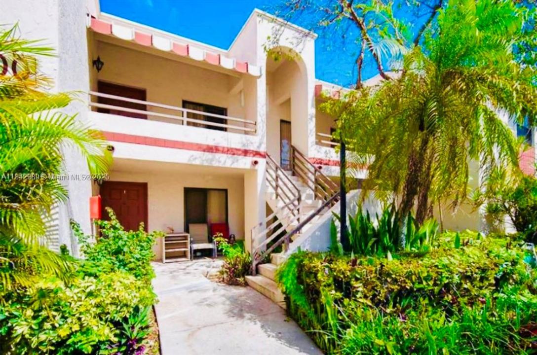 20300 NE 3rd Ct 6, Miami, フロリダ 33179, アメリカ合衆国