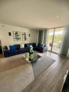 3640 Yacht Club Dr 410, Aventura, Florida 33180, USA