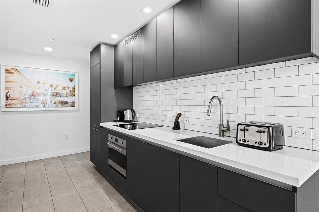 227 NE 2nd St 2911, Miami, Florida 33132
