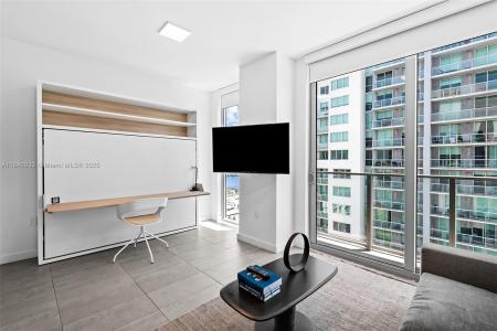 227 NE 2nd St 2911, Miami, Florida 33132, USA