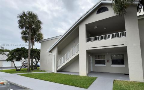 2851 N Oakland Forest Dr 110, Oakland Park, Florida 33309, USA