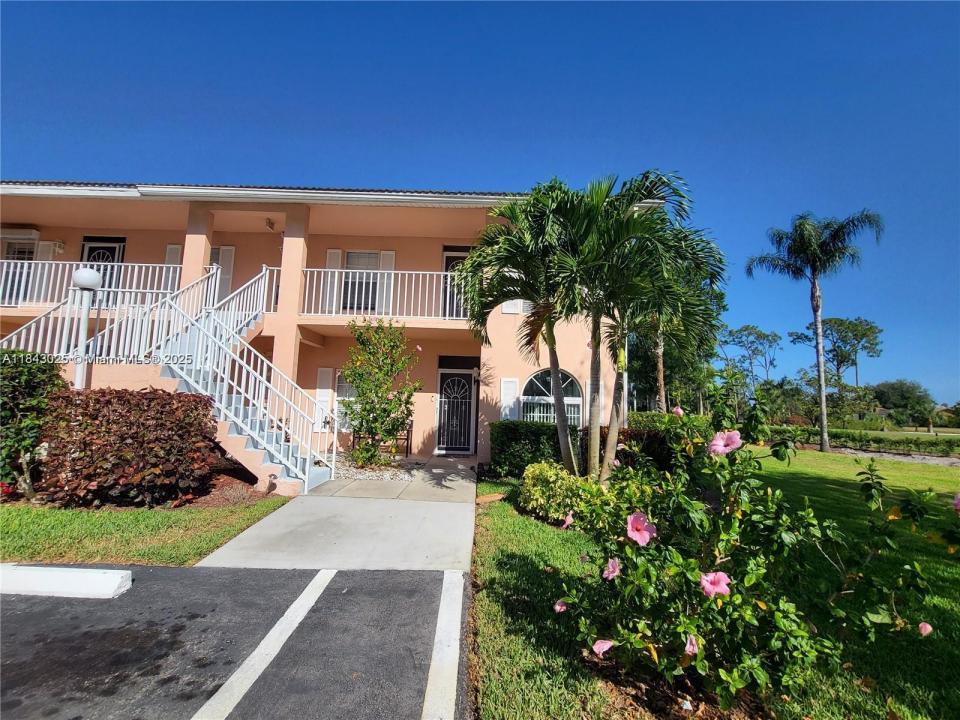 575 Augusta 8, Naples, Floride 34113, États-Unis
