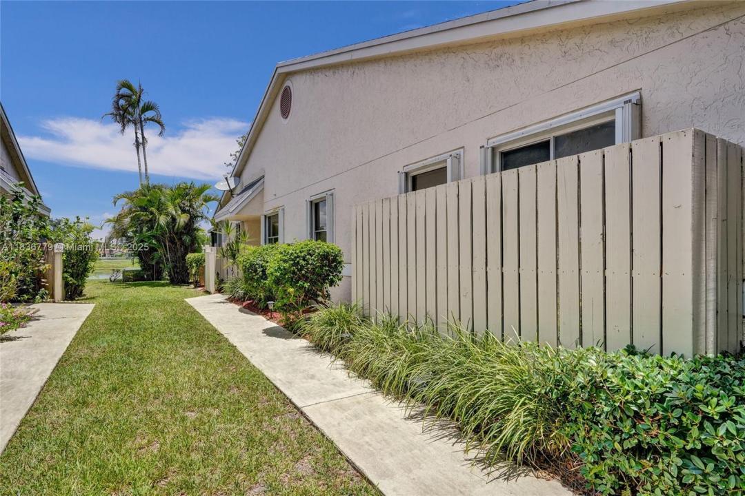 2083 E Discovery Cir E, Deerfield Beach, Floride 33442, États-Unis