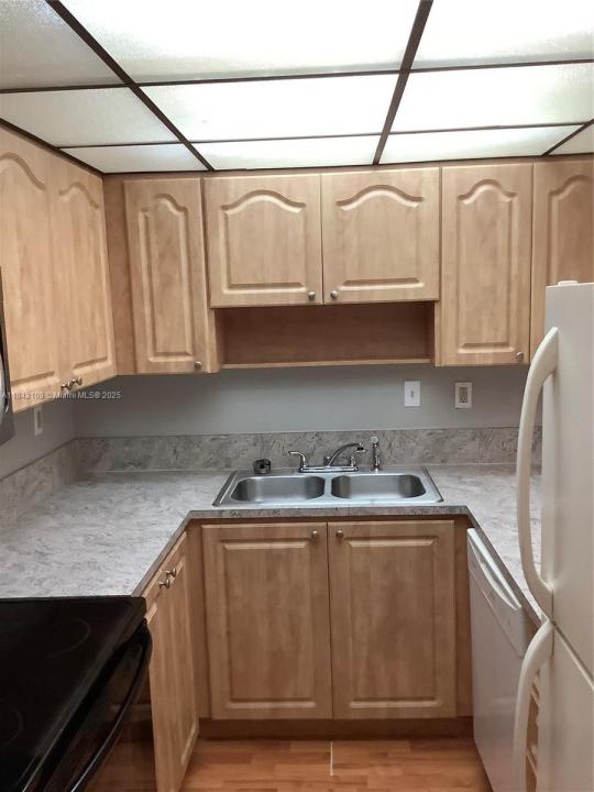 9301 SW 92nd Ave A106, Miami, 佛罗里达州 33176, 美国