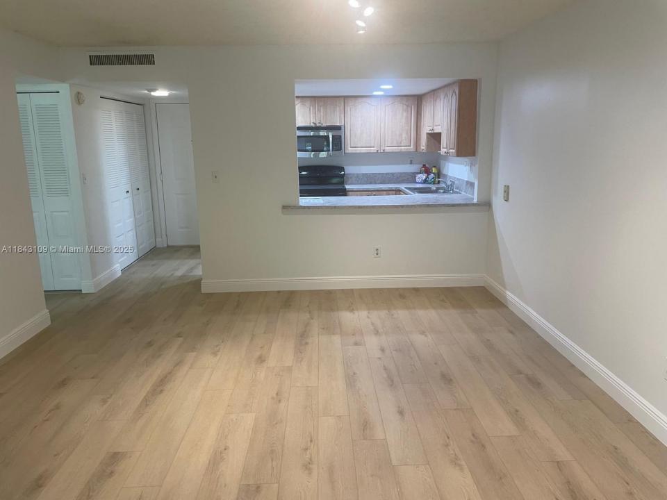 9301 SW 92nd Ave A106, Miami, 佛罗里达州 33176, 美国