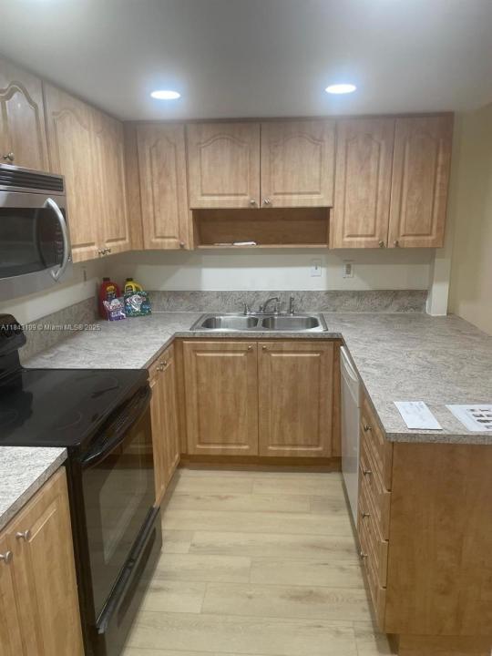 9301 SW 92nd Ave A106, Miami, 佛罗里达州 33176, 美国