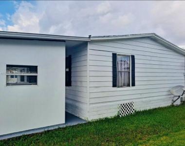 47 IVY LN, Davie, Florida 33325, USA
