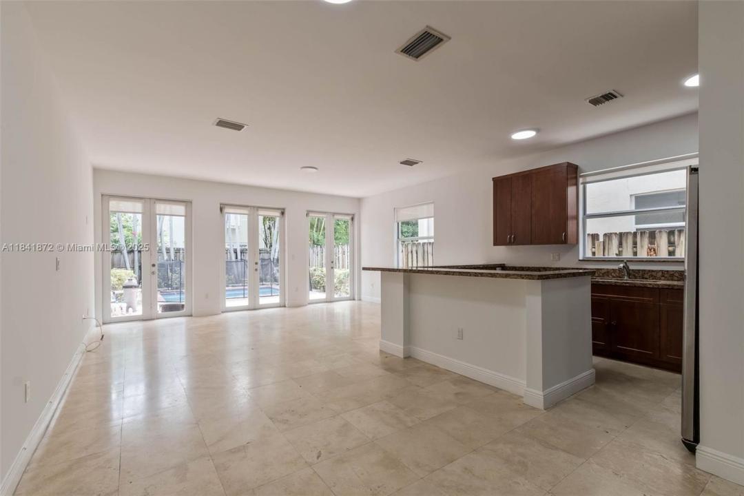 3133 Hibiscus St 3133, Miami, Florida 33133