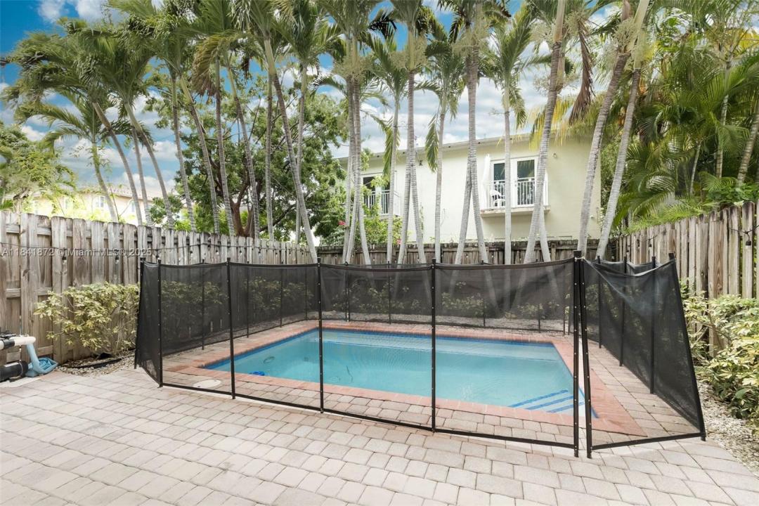3133 Hibiscus St 3133, Miami, Florida 33133