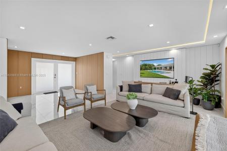 1001 Diplomat Pkwy, Hallandale Beach, Florida 33009, USA