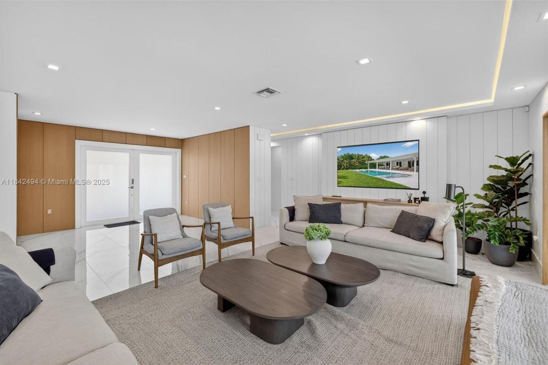 1001 Diplomat Pkwy, Hallandale Beach, Флорида 33009, Соединенные Штаты