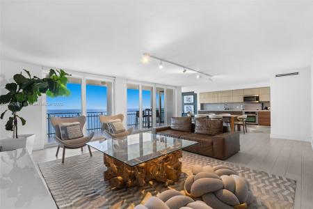 600 Grapetree Dr 9CN, Key Biscayne, Florida 33149, USA
