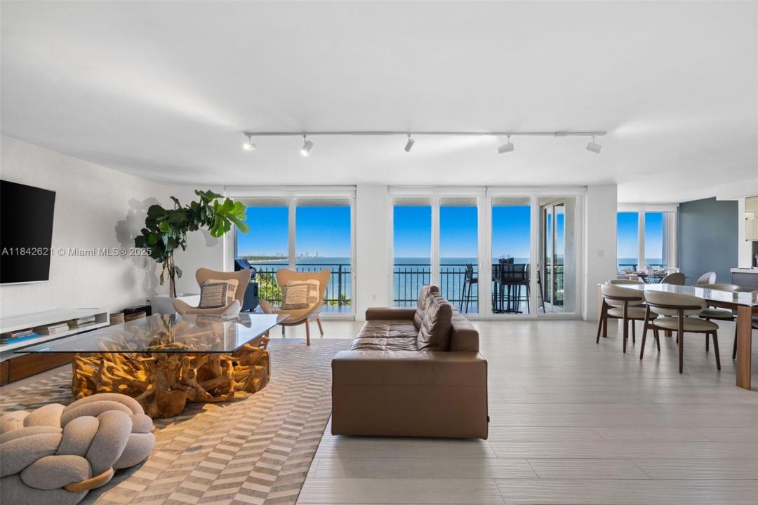 600 Grapetree Dr 9CN, Key Biscayne, Florida 33149, Amerika Birleşik Devletleri