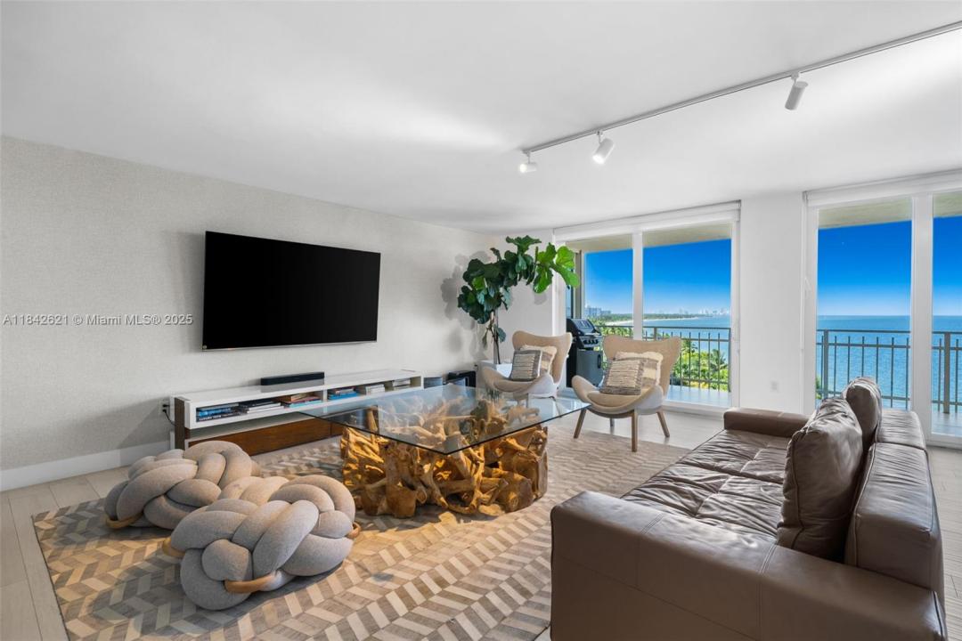 600 Grapetree Dr 9CN, Key Biscayne, Florida 33149, Amerika Birleşik Devletleri