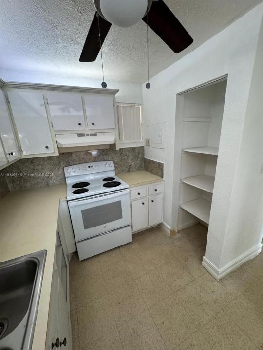 1910 W 56th St 3320, Hialeah, Florida 33012, Estados Unidos
