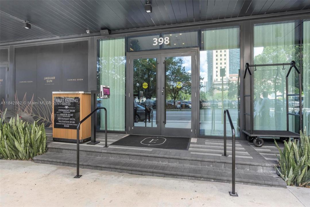 398 NE 5th St 1711, Miami, فلوريدا 33132, الولايات المتحدة