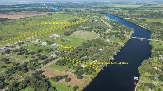 1500 Lindbergh Loop, La Belle, Floride 33935, États-Unis