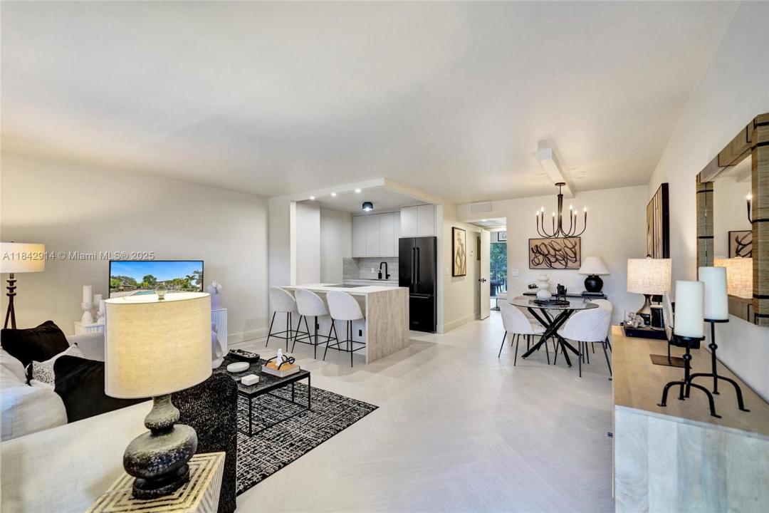 850 SW 133rd Ter 316B, Pembroke Pines, Florida 33027, Amerika Birleşik Devletleri