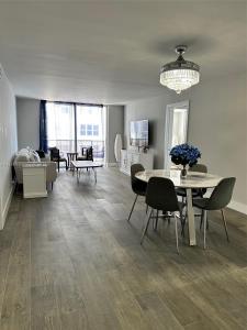 6039 Collins Ave 623, Miami Beach, Florida 33140, USA