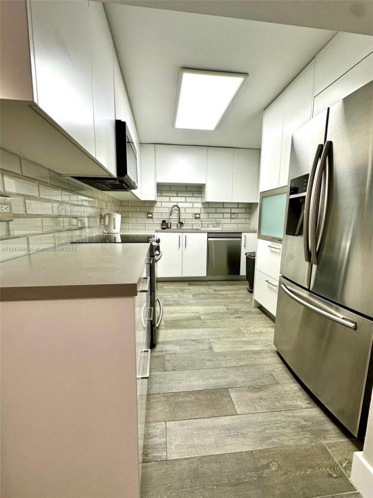 6039 Collins Ave 623, Miami Beach, Florida 33140, Amerika Birleşik Devletleri