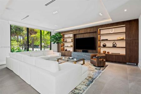 5288 Alton Rd, Miami Beach, Florida 33140, USA