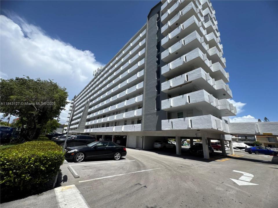 3545 NE 166th St 703, North Miami Beach, 佛羅里達州 33160, 美國