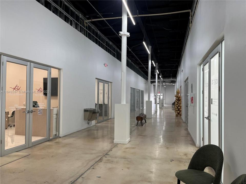 7445 W 4th Ave, Hialeah, Florida 33014