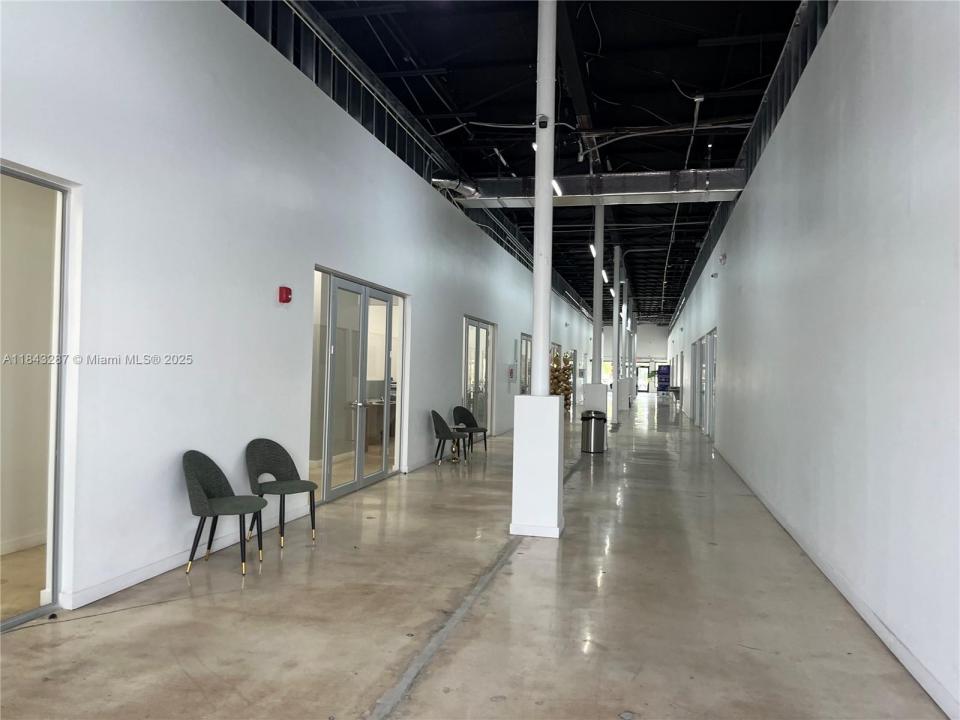 7445 W 4th Ave, Hialeah, Florida 33014