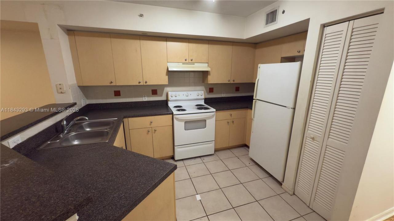 4021 San Marino Blvd 102, West Palm Beach, פלורידה 33409, ארצות הברית של אמריקה 