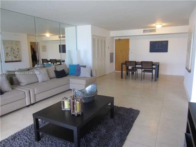 9195 Collins Ave 504, Surfside, Floride 33154, États-Unis