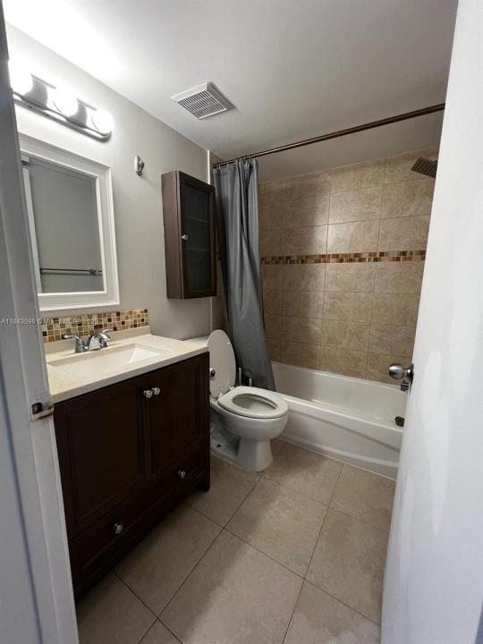 2575 SW 27th Ave 407, Miami, Florida 33133