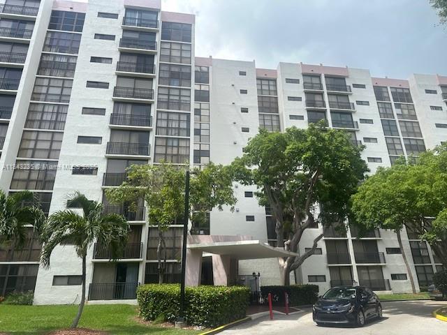 17021 N Bay Rd 904, Sunny Isles Beach, Florida 33160