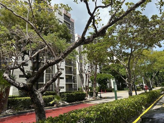 17021 N Bay Rd 904, Sunny Isles Beach, Florida 33160