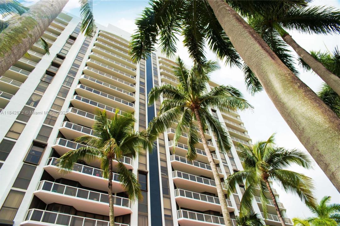 3600 Yacht Club Dr 402, Aventura, Florida 33180, Stati Uniti