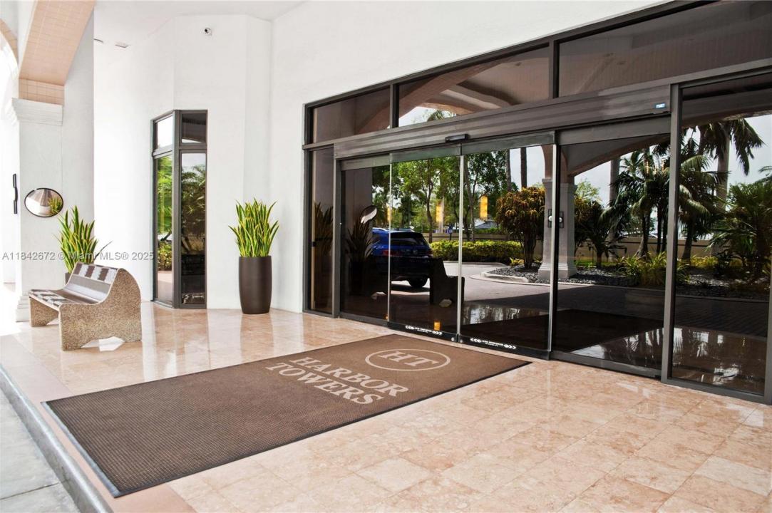 3600 Yacht Club Dr 402, Aventura, Florida 33180, Stati Uniti