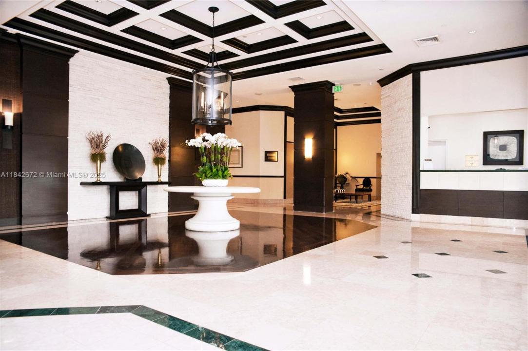 3600 Yacht Club Dr 402, Aventura, Florida 33180, Stati Uniti