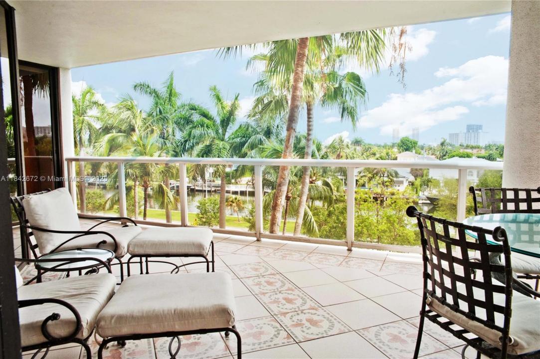 3600 Yacht Club Dr 402, Aventura, Florida 33180, Stati Uniti