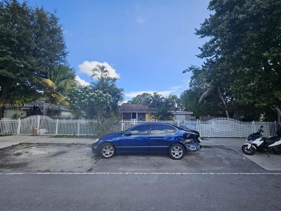 1320 Dunad Ave, Opa-Locka, Flórida 33054, Estados Unidos