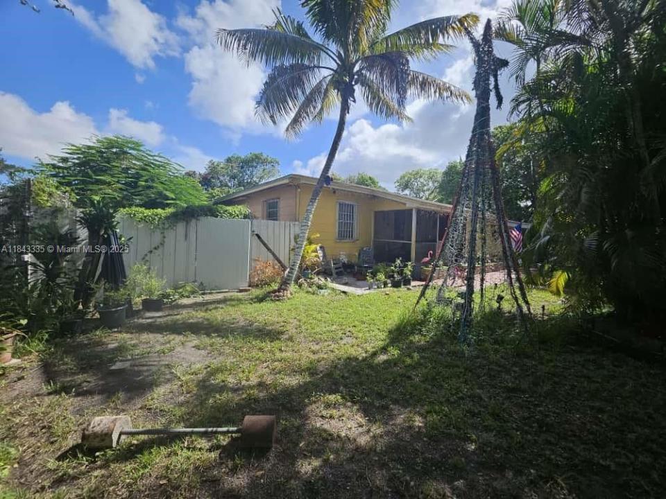 1320 Dunad Ave, Opa-Locka, Flórida 33054, Estados Unidos