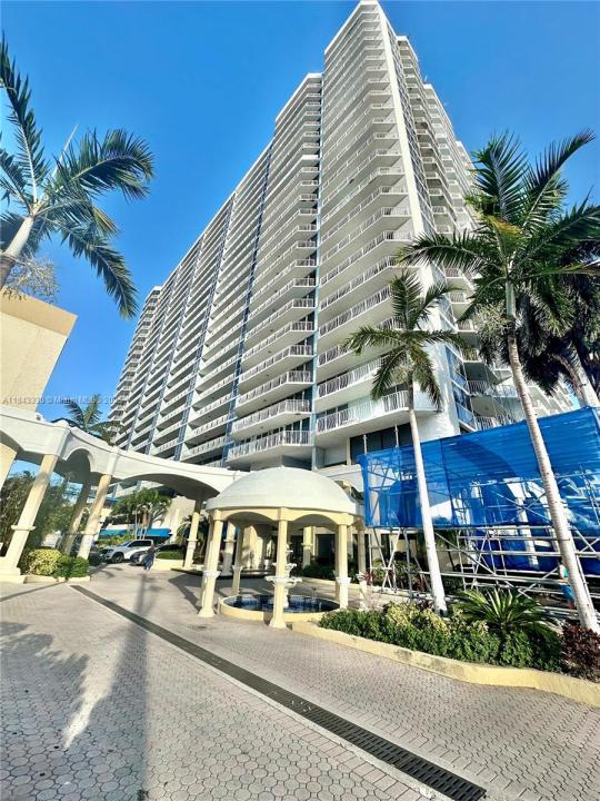 7601 E Treasure Dr PH217, North Bay Village, Flórida 33141, Estados Unidos