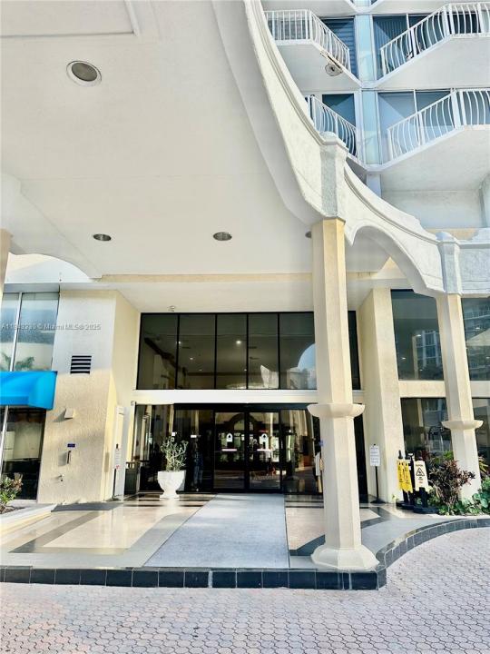 7601 E Treasure Dr PH217, North Bay Village, Flórida 33141, Estados Unidos