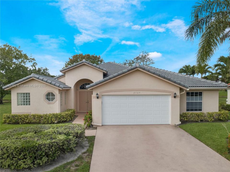 2549 Egret Lake Dr, Green Acres, Florida 33413