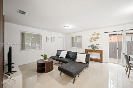 6723 NW 6th Ave, Miami, Florida 33150, USA