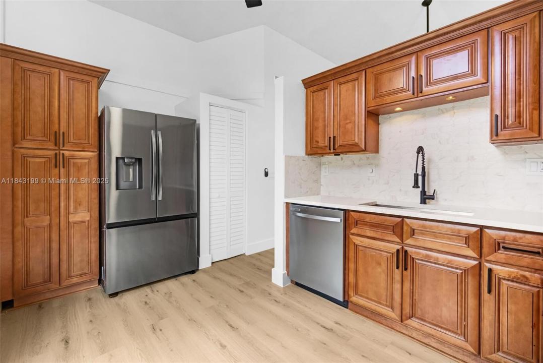 605 Laurel Way, North Lauderdale, フロリダ 33068, アメリカ合衆国