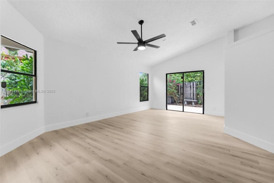 605 Laurel Way, North Lauderdale, フロリダ 33068, アメリカ合衆国