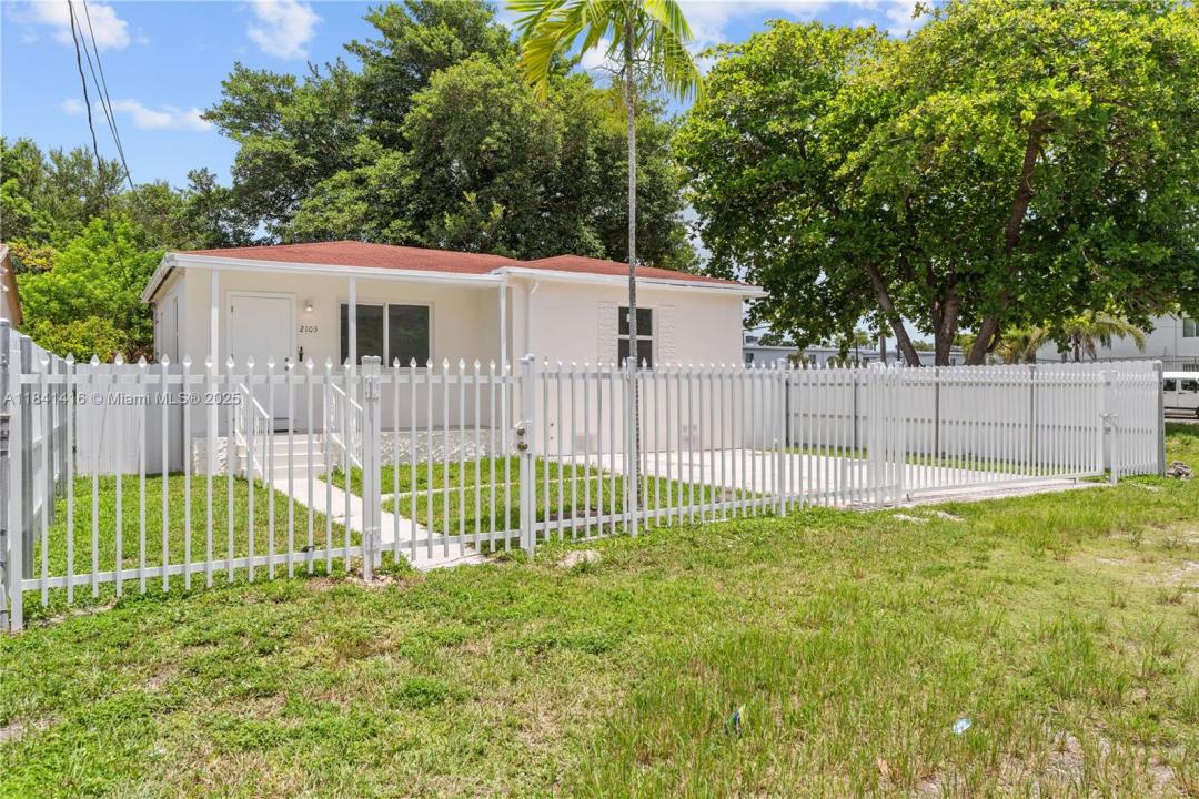2103 NW 63rd St, Miami, Florida 33147, Amerika Birleşik Devletleri