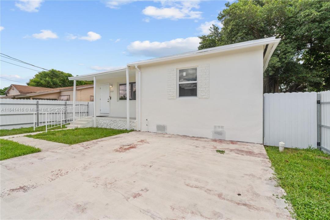 2103 NW 63rd St, Miami, Florida 33147, Amerika Birleşik Devletleri
