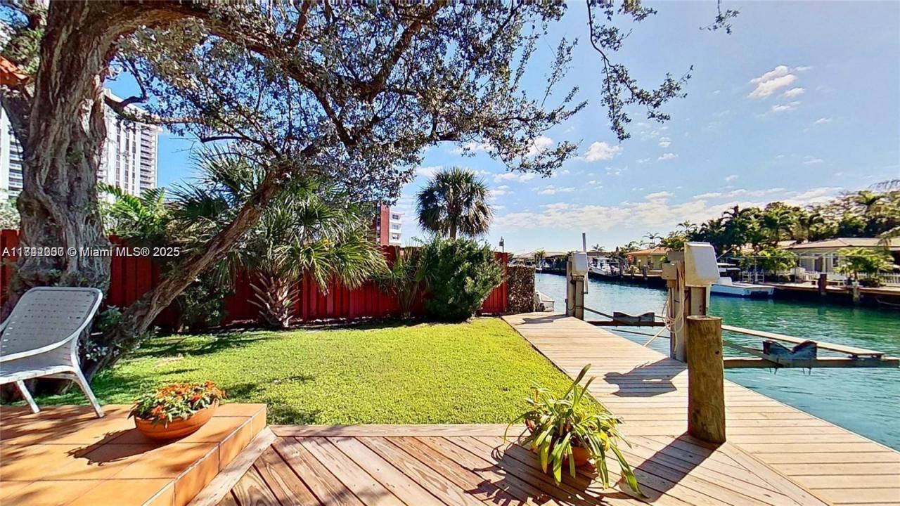 1634 NE 105th St, Miami Shores, Flórida 33138, Estados Unidos
