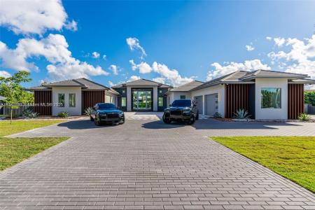 9790 SW 62nd St, Miami, Florida 33173, USA