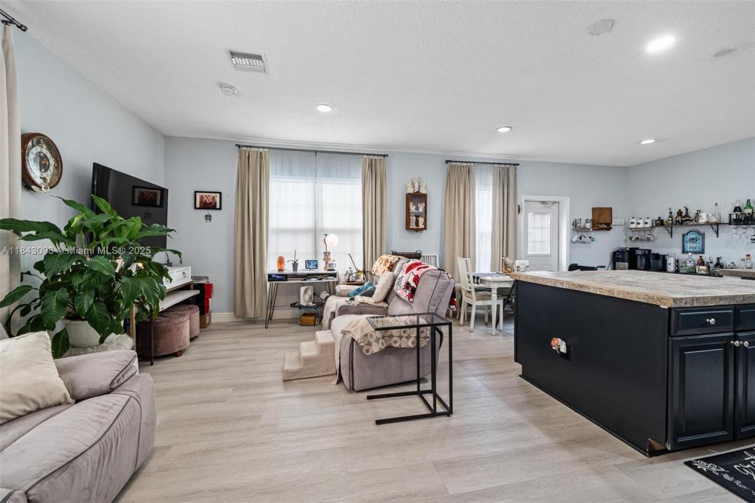 23 Allen Rd, West Park, Florida 33023, Estados Unidos